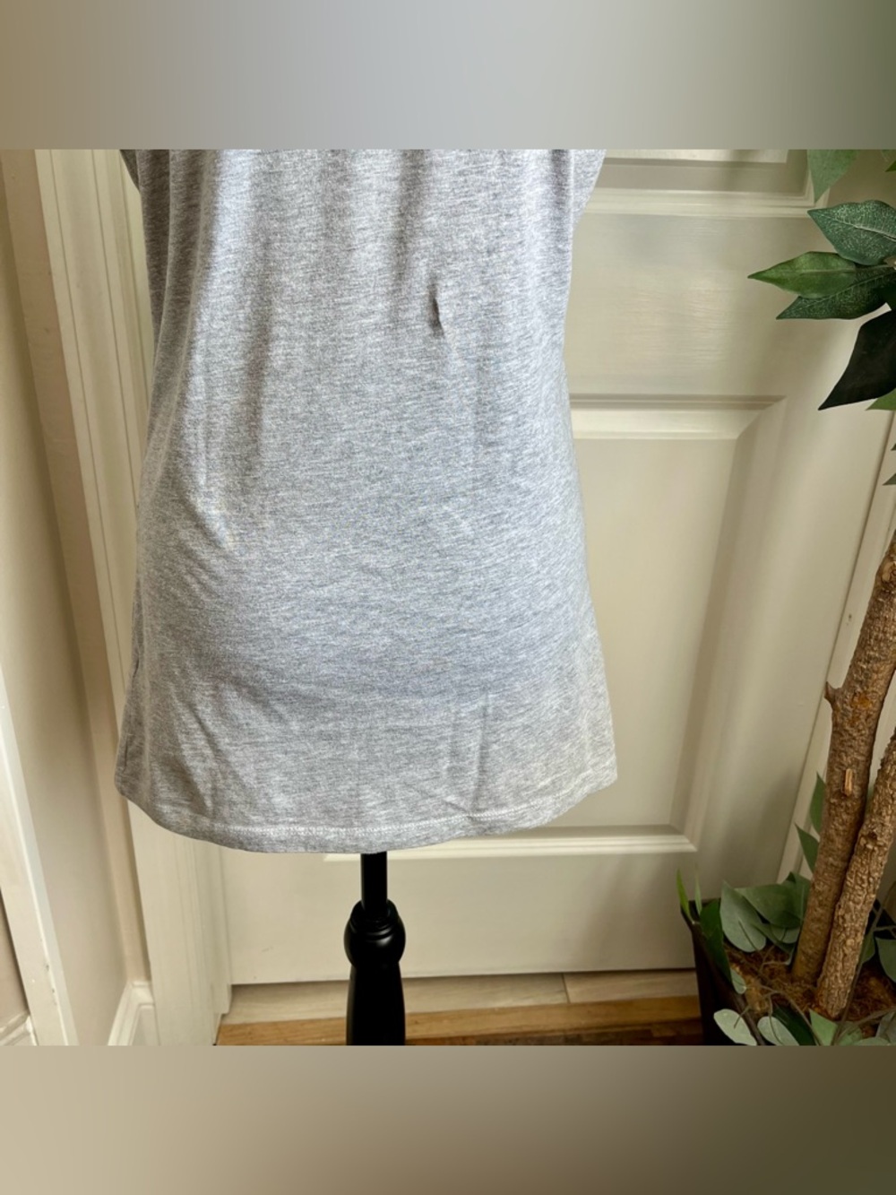 Mandee Y2K Peace Love Slim Fit Short Sleeve Graphic Top Gray Sz L - Picture 13 of 16